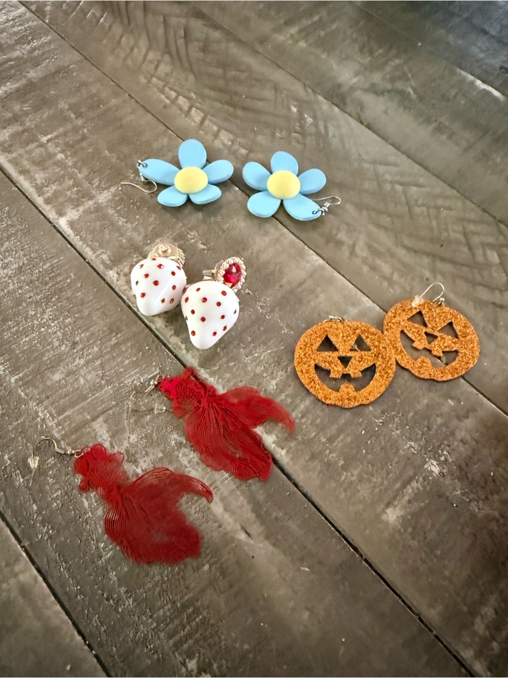 Earrings a bundle of 4 mixed earrings